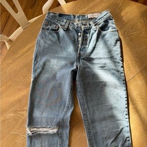 Shopaligrace customer Levi’s! Fit size 26